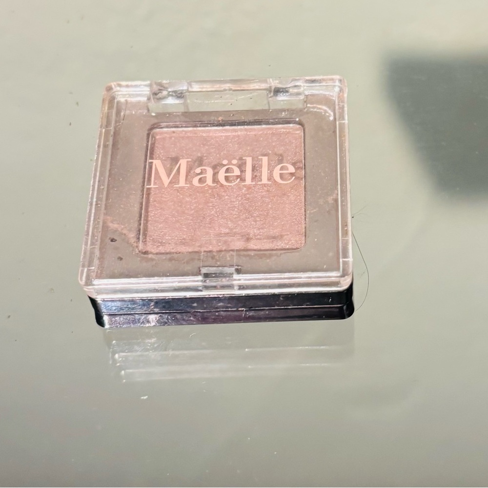 Maelle Beauty Quartz Eyeshadow (small)